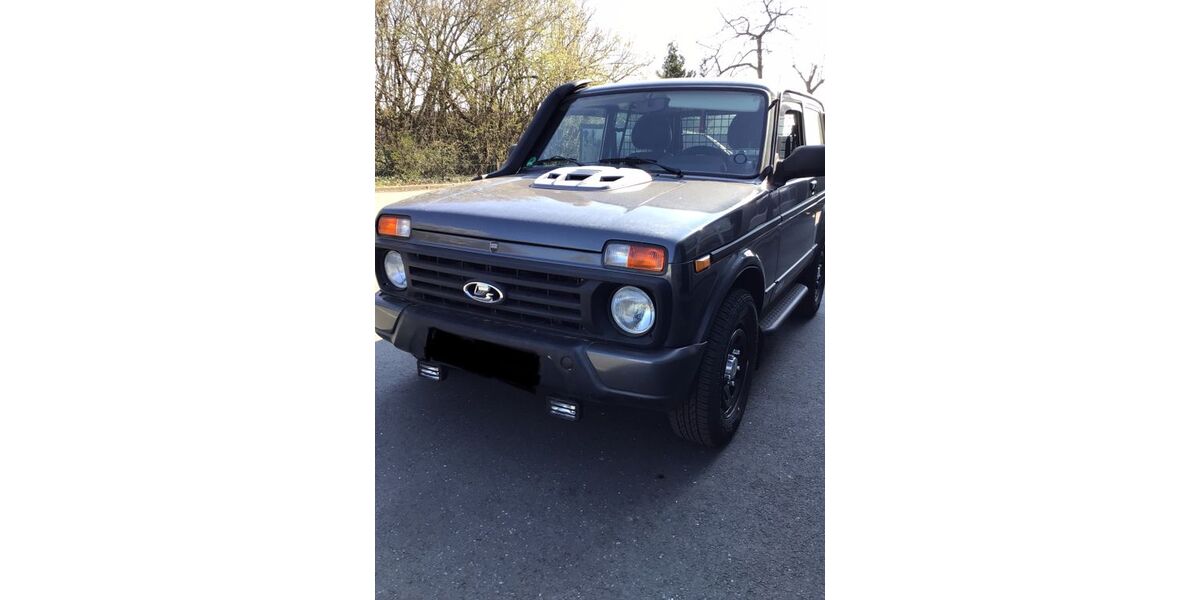 Lada Urban 26.900 km 8.950 &euro; Bielefeld 33739