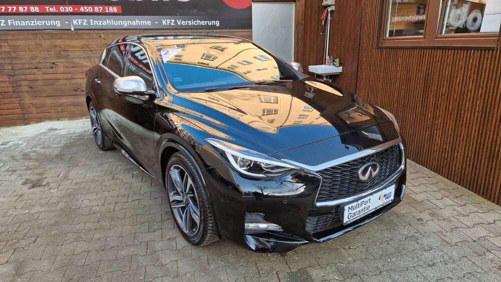 INFINITI Q30 76.505 km 19.980 &euro; Berlin 10627