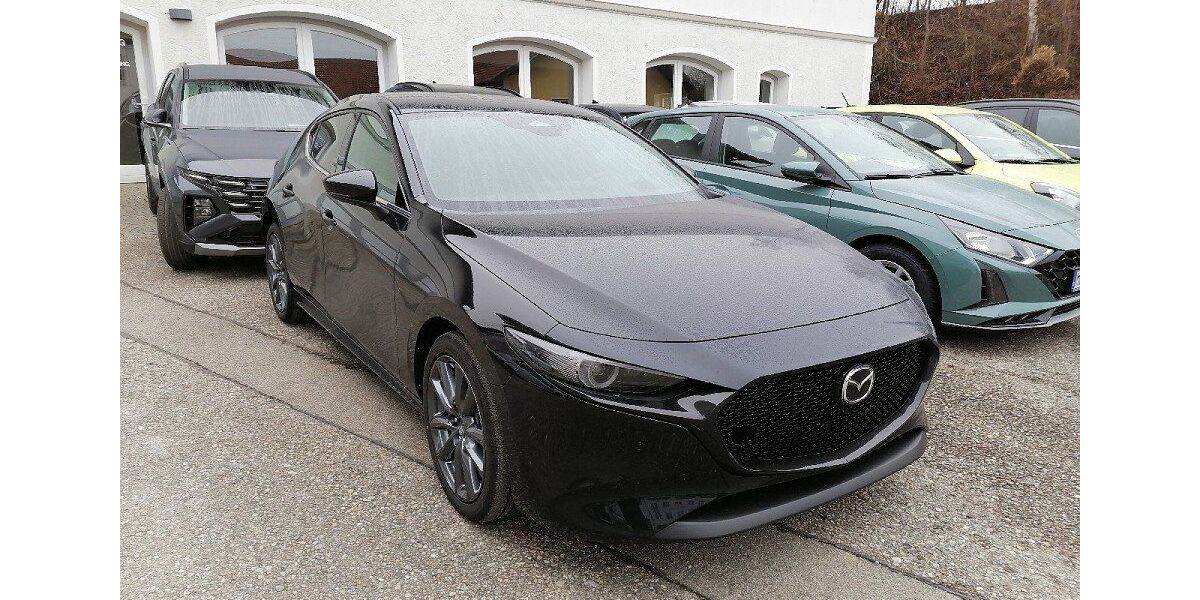 Mazda 3 3.567 km 27.399 &euro; Traunstein 83278
