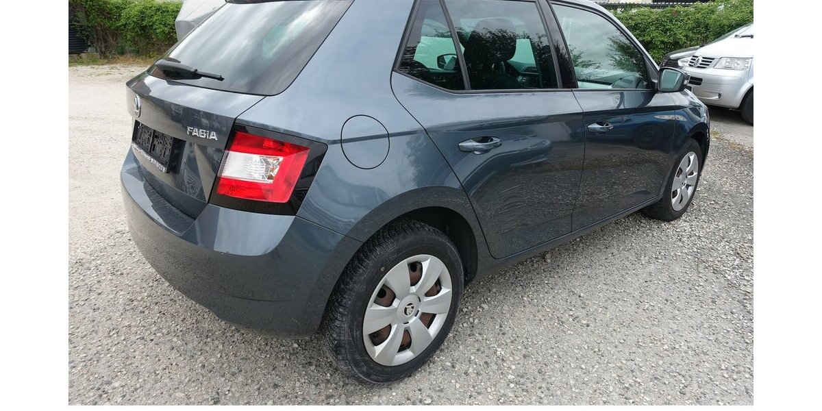 Skoda Fabia Ambition Klimatronik PDC Sitzheizung 120.800 km 6.950 &euro; Neumarkt/OPf 92318
