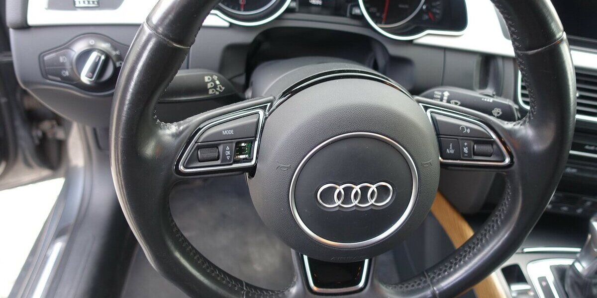 Audi A5 3.0 TDI quattro Bi-Xenon Standh. PDC Kamera S-L 146.000 km 17.950 &euro; Neumarkt/OPf 92318