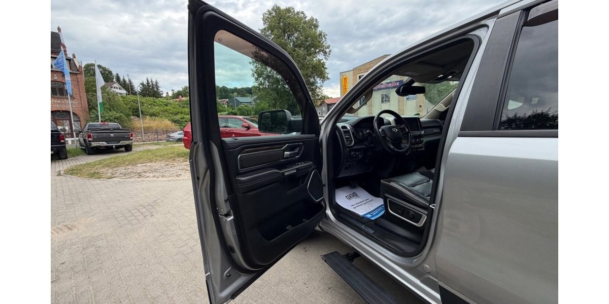 Dodge RAM 1500 Hemi Laramie4x4