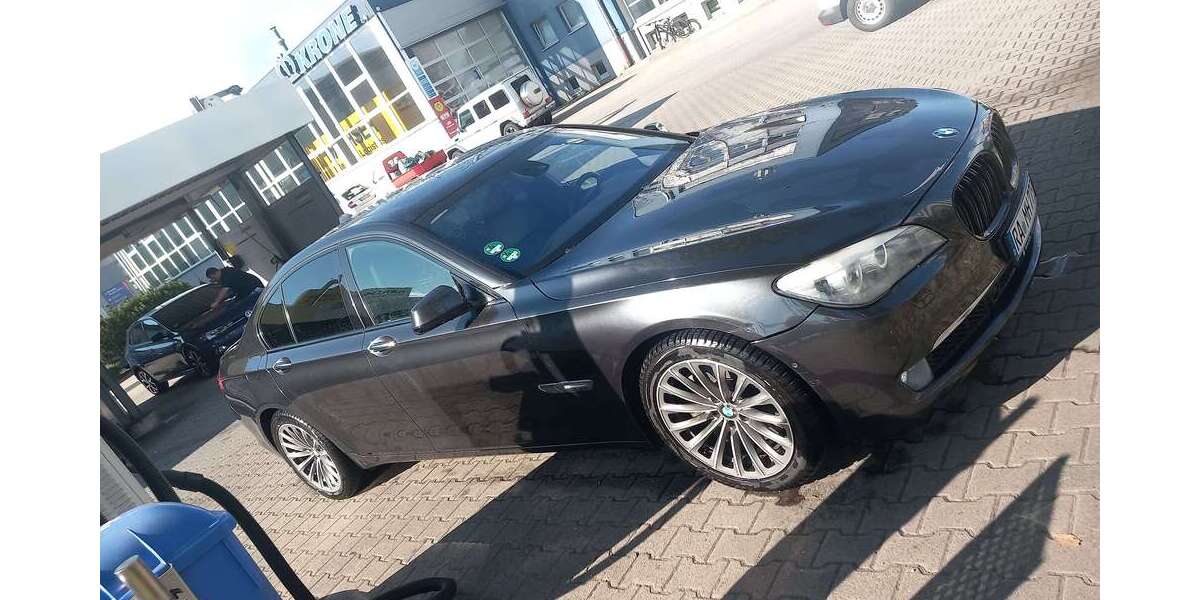 BMW 750 198.000 km 9.500 &euro; Rastatt 76437
