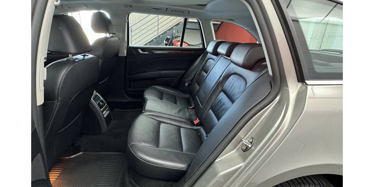 Skoda Superb Elegance elektr. Sitze & Panoramadach 104.000 km 9.999 &euro; Lich 35423
