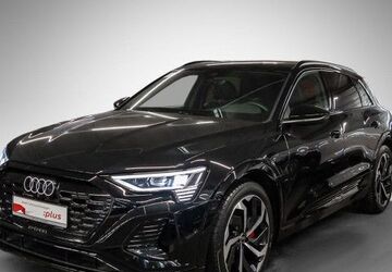 Audi Q8 e-tron 43.047 km 49.740 &euro; Stuttgart 70469