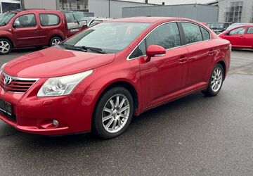 Toyota Avensis 127.000 km 7.950 &euro; Geisenheim 65366