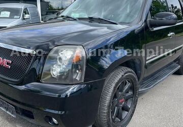 GMC Yukon 279.874 km 12.900 &euro; Templin 17268