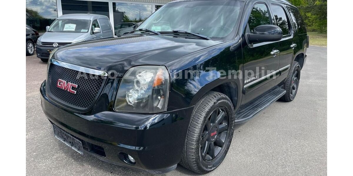GMC Yukon 279.874 km 12.900 &euro; Templin 17268
