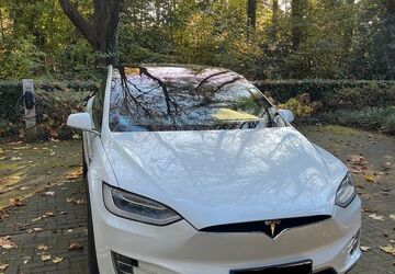 Tesla Model X 126.213 km 25.000 &euro; Erkrath 40699
