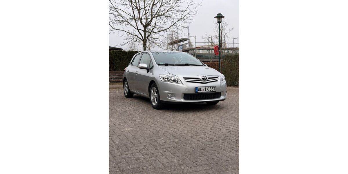 Toyota Auris 180.000 km 5.900 &euro; Hanstedt 21271