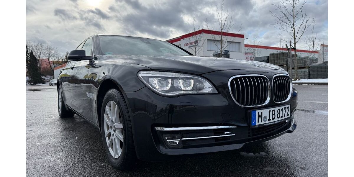 BMW 730 274.061 km 13.999 &euro; München 81243