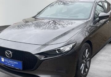 Mazda 3 3.721 km 30.890 &euro; Düsseldorf 40472