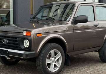 Lada Niva 32.707 km 17.400 &euro; Gelnhausen 63571