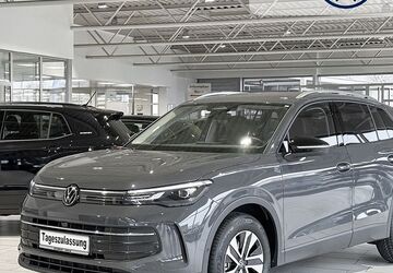 VW Tiguan 1.100 km 41.950 &euro; Bremen 28757