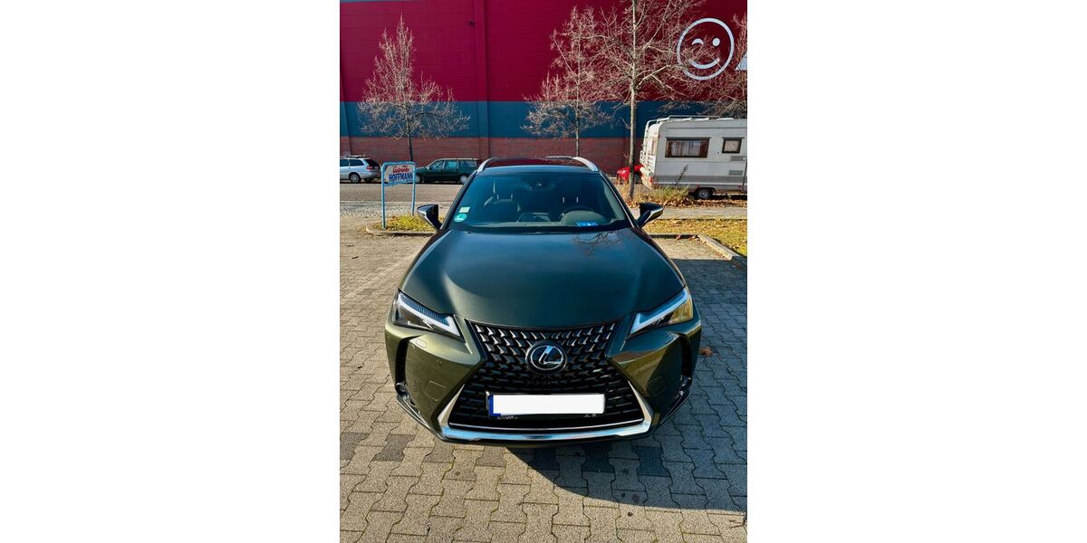 Lexus UX 14.500 km 31.500 &euro; Berlin 10405