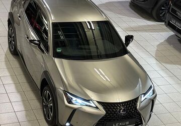 Lexus UX 39.566 km 24.898 &euro; Poing bei München 85586