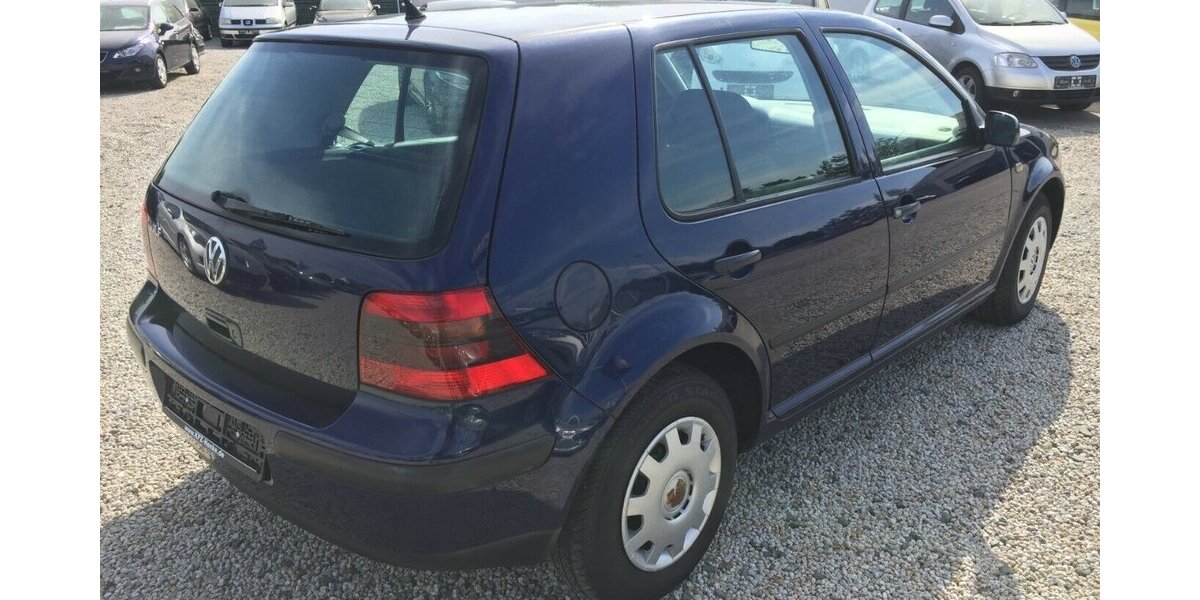 VW Golf 4 Türig,Tüv 01/28! 220.000 km 1.500 &euro; Himmelkron 95502