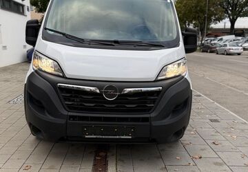 Opel Movano 155.000 km 10.450 &euro; München 81825