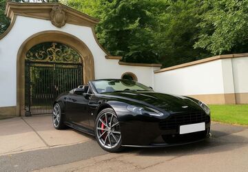 Aston Martin V8 Vantage 27.252 km 89.595 &euro; Köln 51107