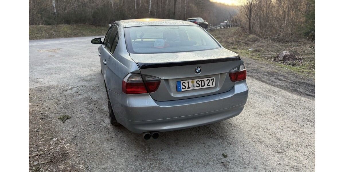 BMW E90 226.000 km 3.100 &euro; Siegen 57072