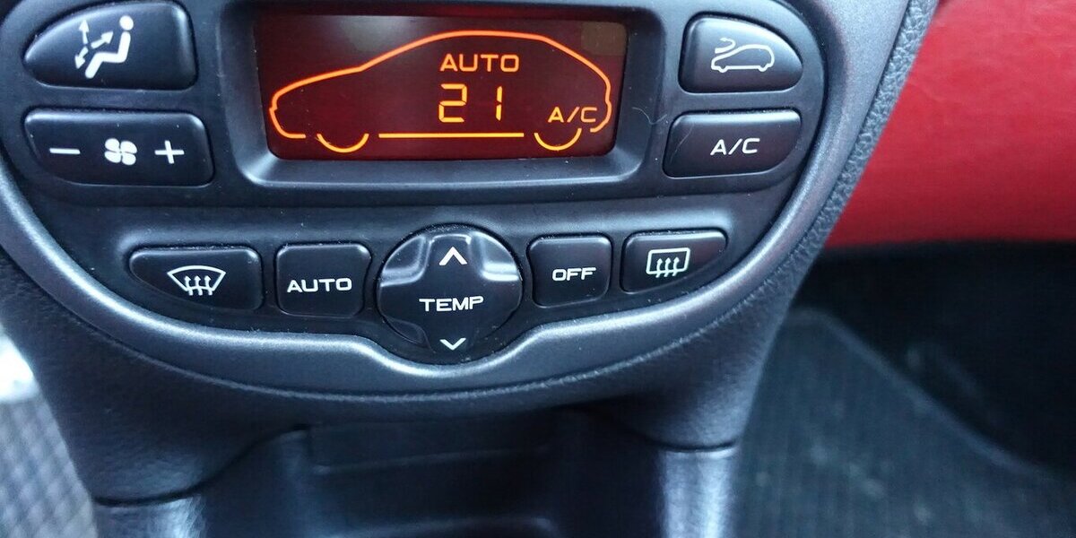Peugeot 206 CC Platinum Klima Navi Leder Sitzh. Alu WR ohn 172.000 km 300 &euro; Neumarkt/OPf 92318