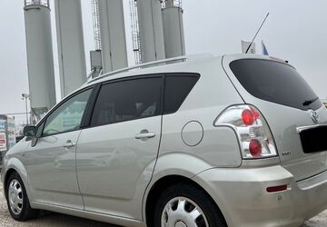 Toyota Corolla Verso 65.000 km 3.999 &euro; München 81829