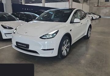Tesla Model Y 28.477 km 43.700 &euro; Hanau 63457