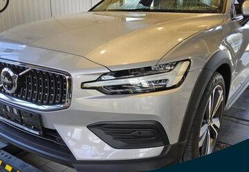 Volvo V60 Cross Country 36.365 km 38.950 &euro; Essen-Kray 45309