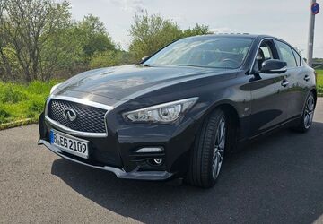 INFINITI Q50 102.000 km 15.550 &euro; Berlin 13583