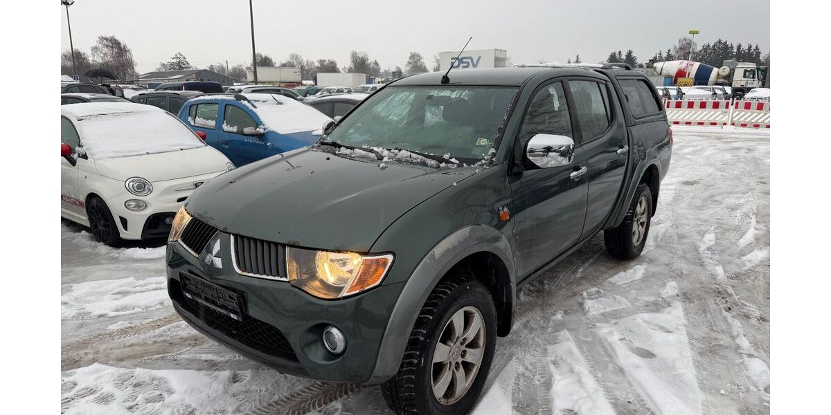 Mitsubishi L200 335.000 km 4.450 &euro; München 81829