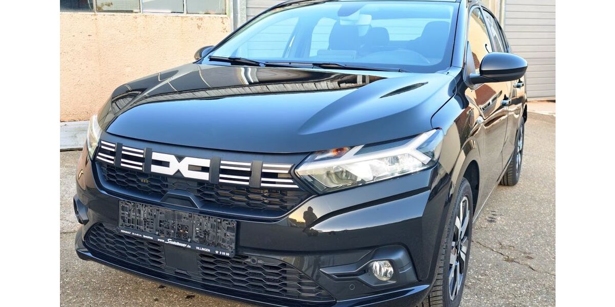 Dacia Logan 22.000 km 15.890 &euro; Villingen-Schwenningen 78052