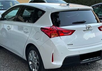 Toyota Auris 69.000 km 13.700 &euro; Freiburg im Breisgau 79115