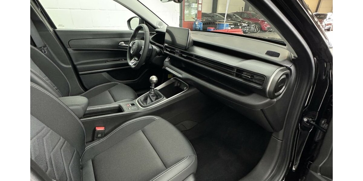 Jeep Avenger 1.2 Altitude Kamera JBL Soundsystem 27.213 km 19.760 &euro; Lich 35423