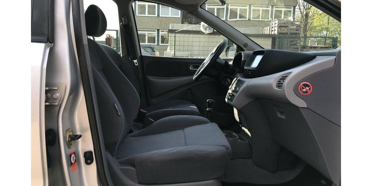 Nissan Almera Tino Luxury 189.500 km 1.999 &euro; Hamburg 22339