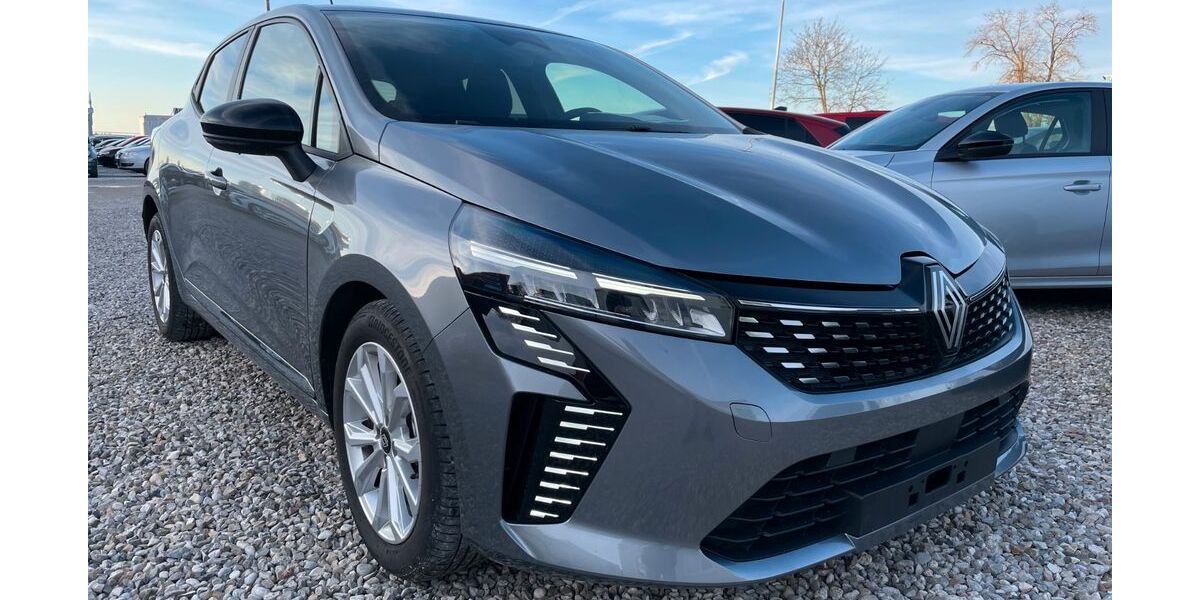 Renault Clio 23.009 km 17.390 &euro; München 81829