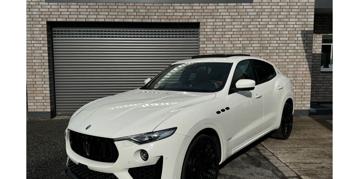 Maserati Levante 118.000 km 40.999 &euro; Rheda-Wiedenbrück 33378