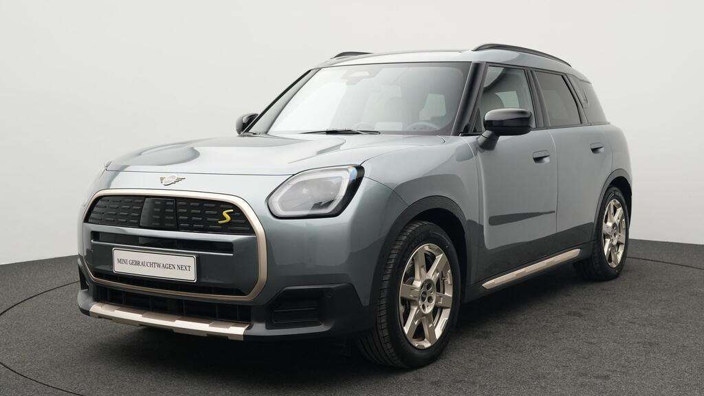 Mini Countryman SE All4 25.923 km 38.205 &euro; München 80788