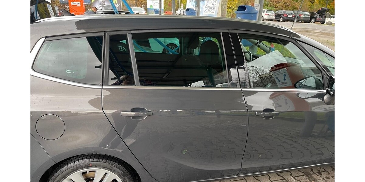 Opel opel zafira tourer 177.973 km 8.000 &euro; Frankfurt 