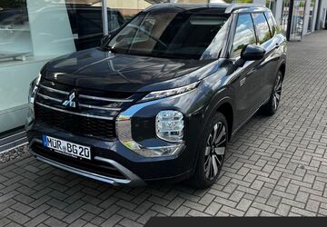 Mitsubishi Plug-in Hybrid Outlander 19.460 km 49.900 &euro; Waren 17192