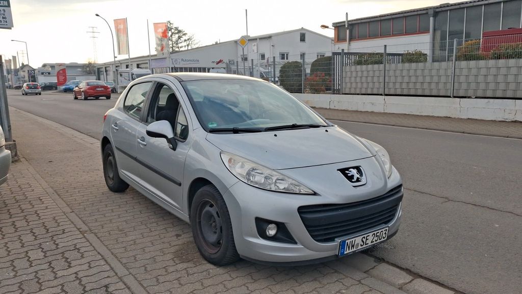 Peugeot 207 220.000 km 1.950 &euro; Neustadt/Wstr. 67433