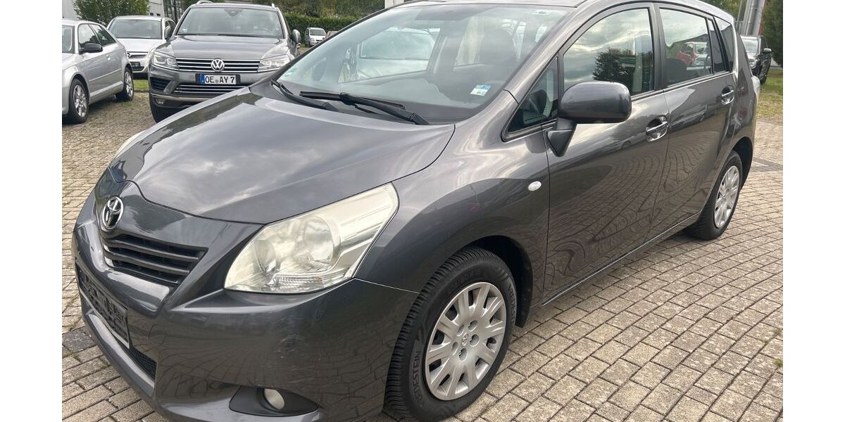 Toyota Verso 177.000 km 5.990 &euro; Lennestadt (Meggen)…. 57368