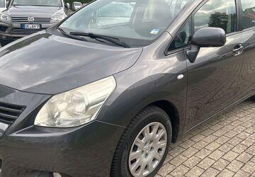Toyota Verso 177.000 km 6.990 &euro; Lennestadt (Meggen)…. 57368