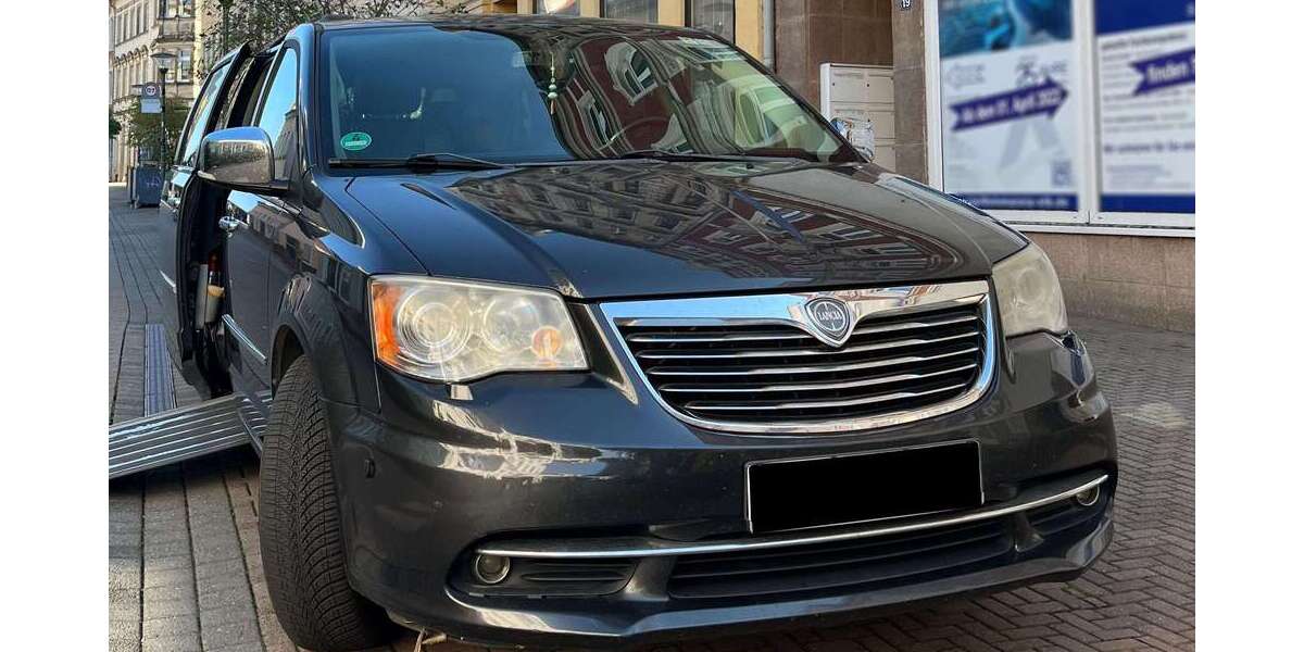 Lancia Voyager 205.000 km 12.900 &euro; Leipzig 04179
