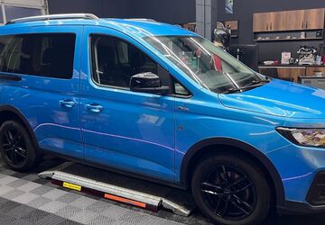 Ford Tourneo Connect 23.500 km 34.300 &euro; Aholfing 94345