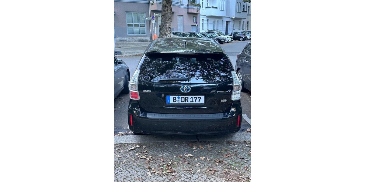 Toyota Prius Plus 244.000 km 8.250 &euro; Berlin 10178