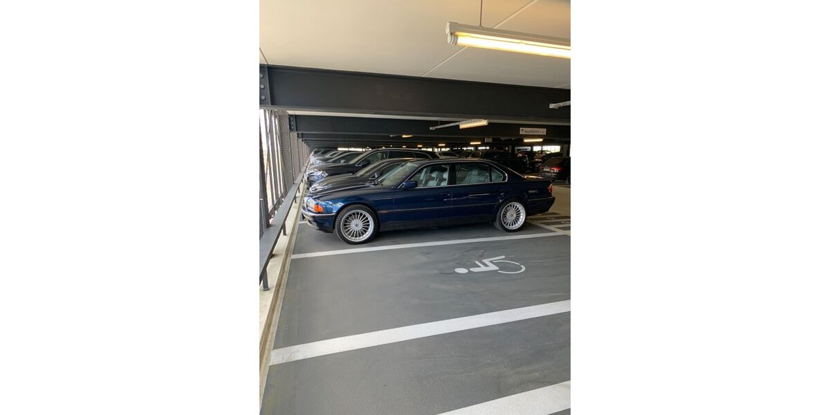 BMW 750 274.000 km 22.999 &euro; Berlin 14193