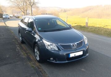 Toyota Avensis 274.000 km 3.450 &euro; Detmold 32760
