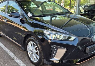 Hyundai IONIQ 42.702 km 14.200 &euro; München 80807