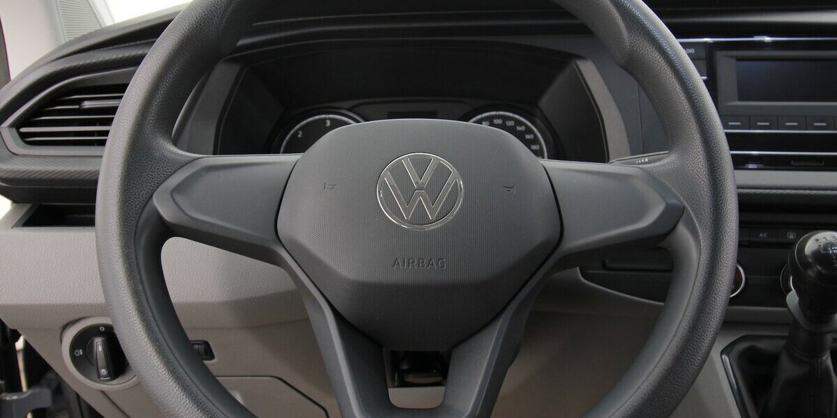 VW T6.1 Transporter Kombi lang 2.0 TDI 9-SITZER+AHK 146.949 km 28.900 &euro; Hagenow 19230