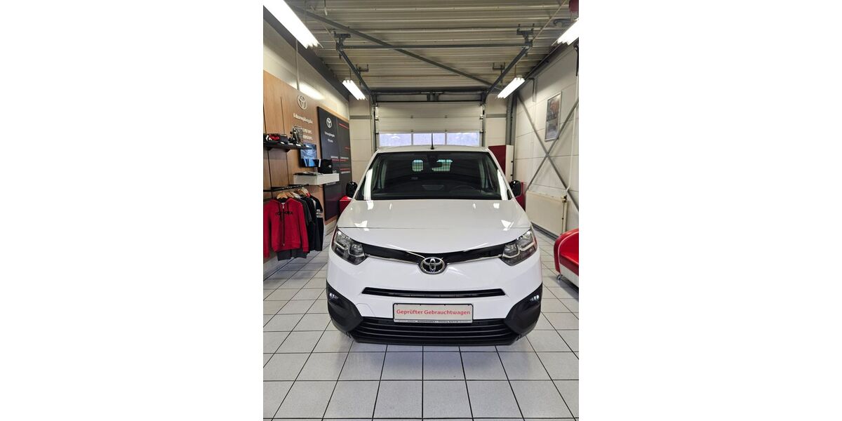Toyota Proace City 27.241 km 18.990 &euro; Wittenberg 06886